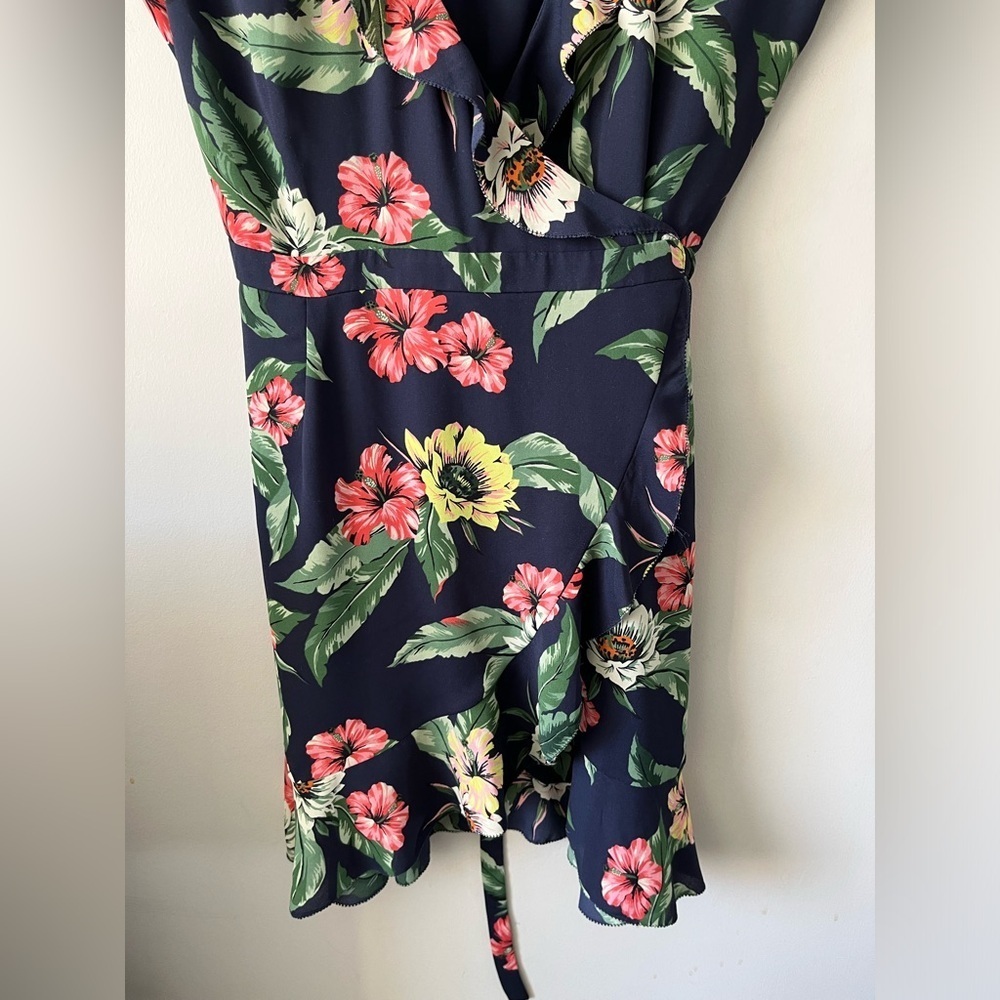 Aritzia Sunday Best Savoy Dress - Wrap Dress - Summer Floral Print  Size 0 - Picture 7 of 10